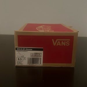 Little girls vans size 8.